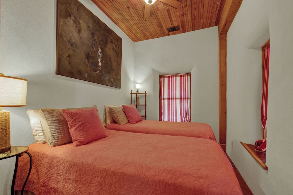 The Willows Casa Grande - Four Minutes to Downtown!