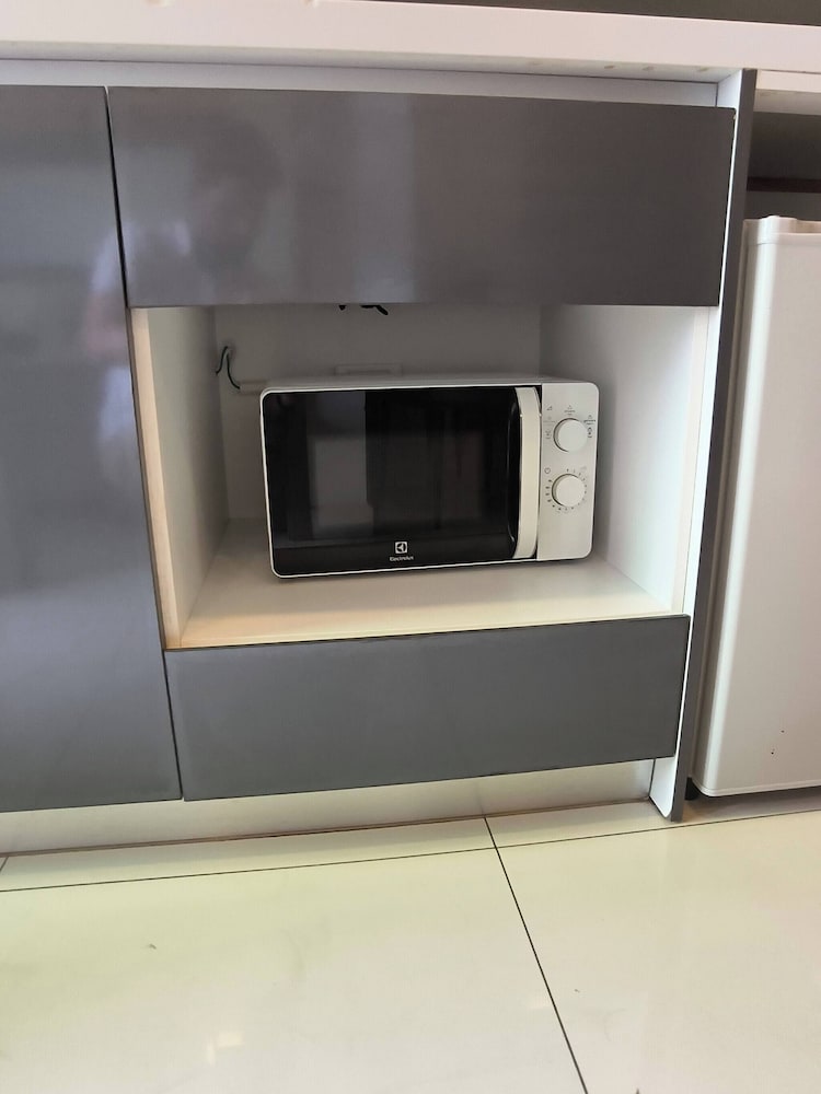 Luxurious Pattaya Apartment With Pool Access