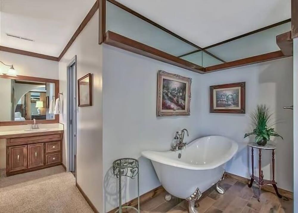 2148 Inverness Drive 3 Bedroom Home