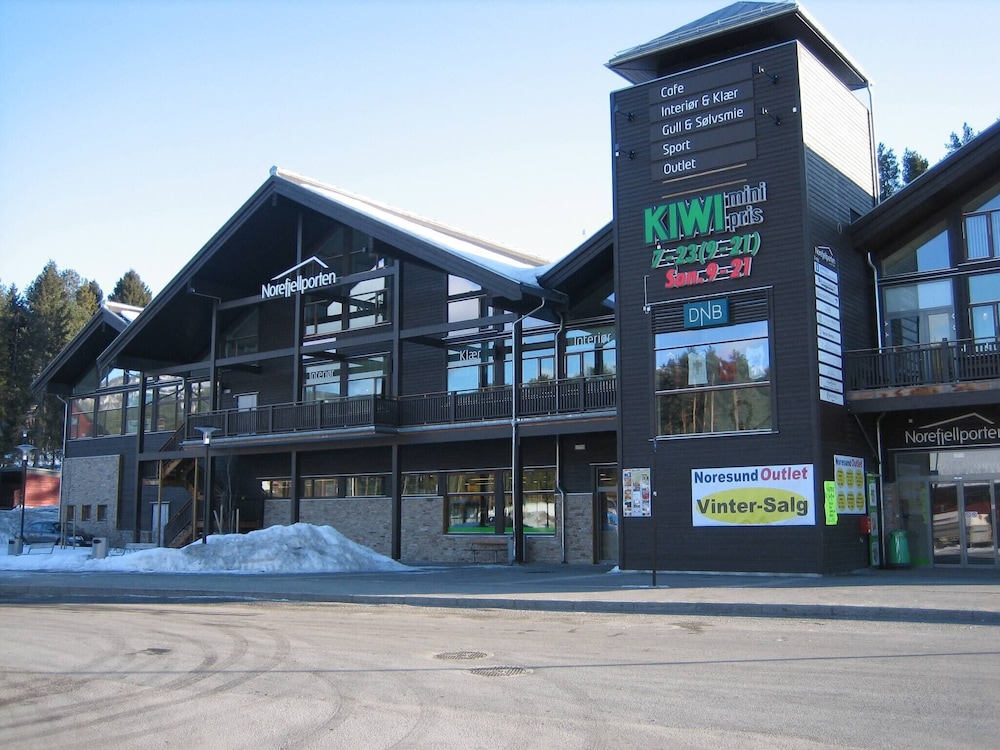 Hiking, Ski Resort, Local Shuttle bus Oslo Airport