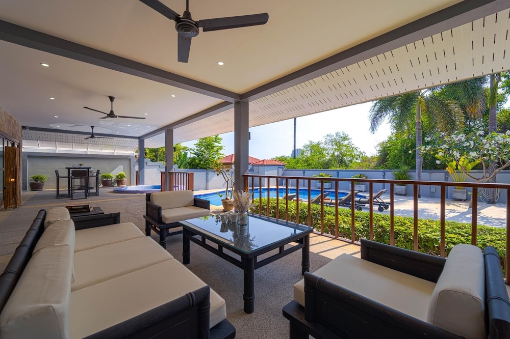 Lovely 3BR Villa in good Location CV3MA