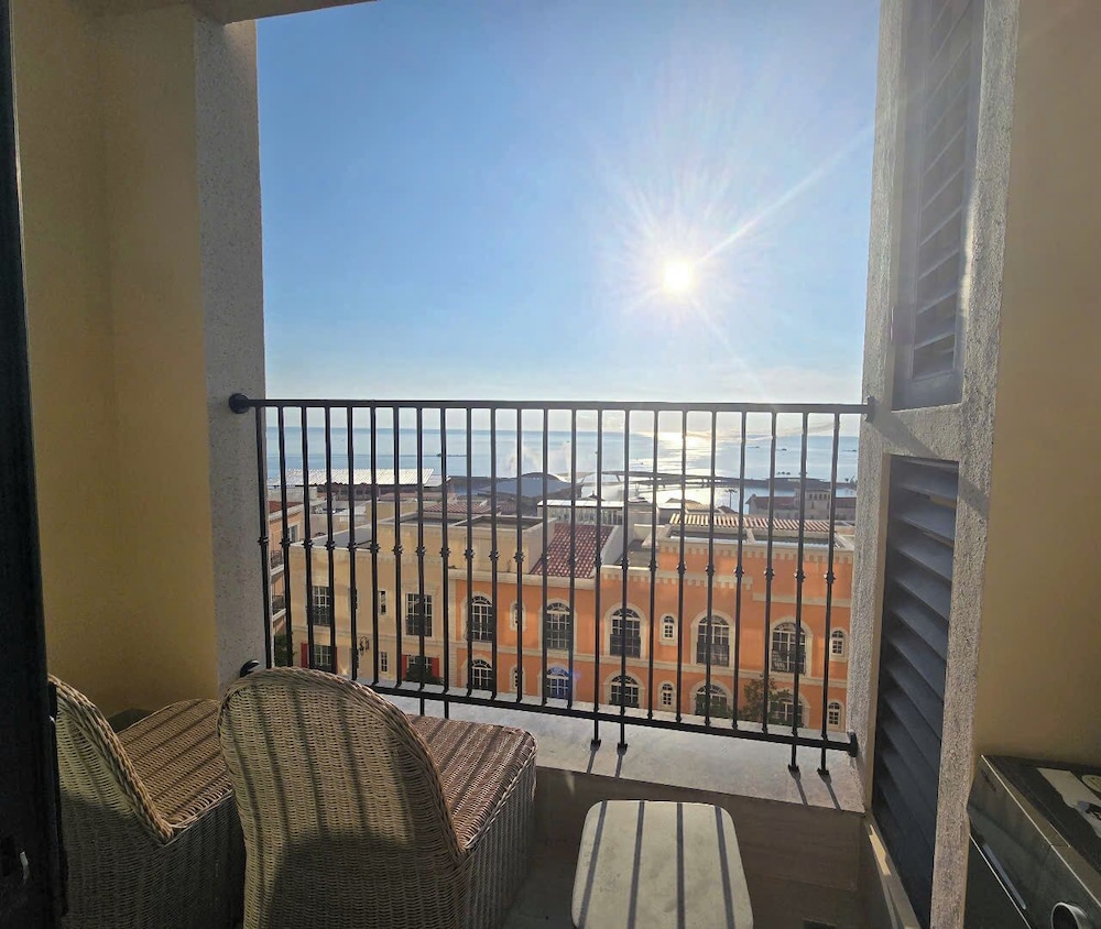 SenSea Hillside APT - Sunset Town PQ