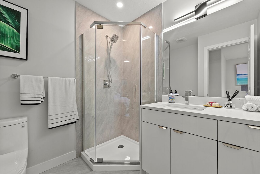 Vancouver Lake City Way Guesthouse