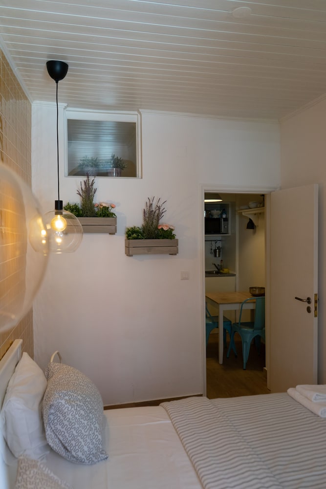 Flores Guest House