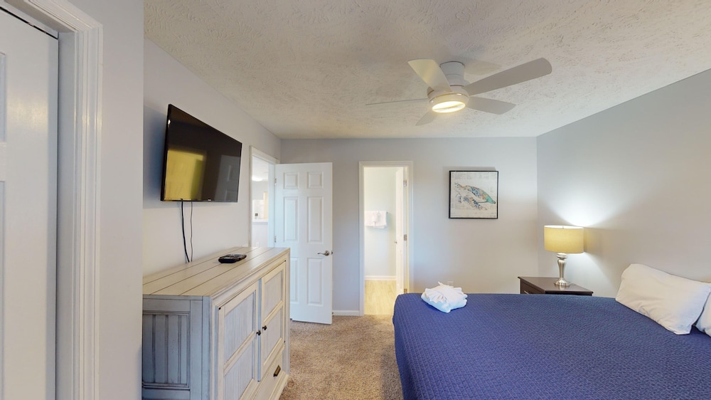 River Oaks 38f 2 Bedroom Condo