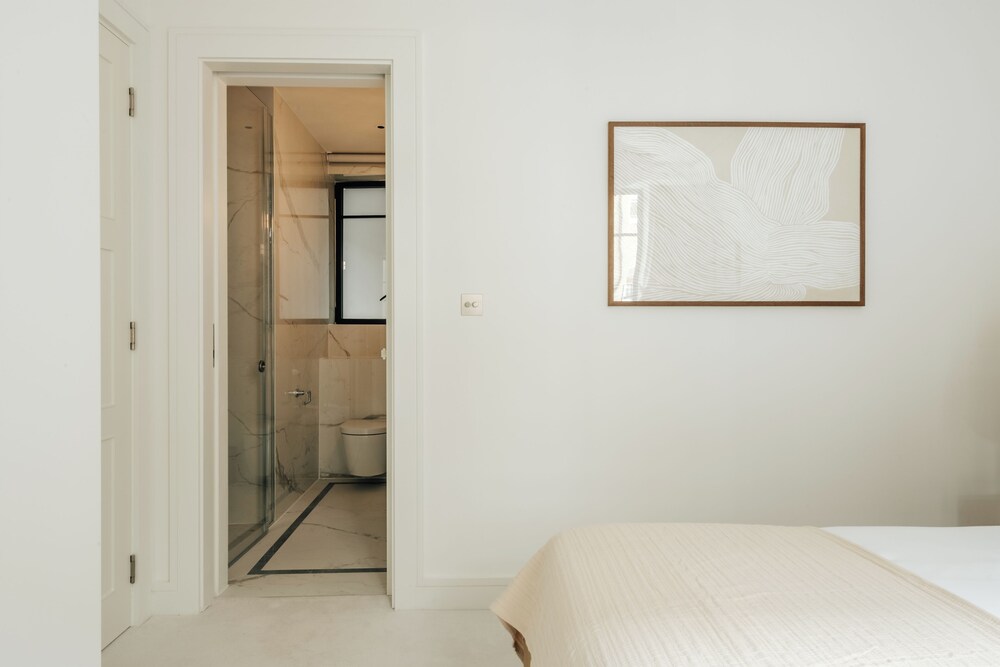 Claridge House by SLO