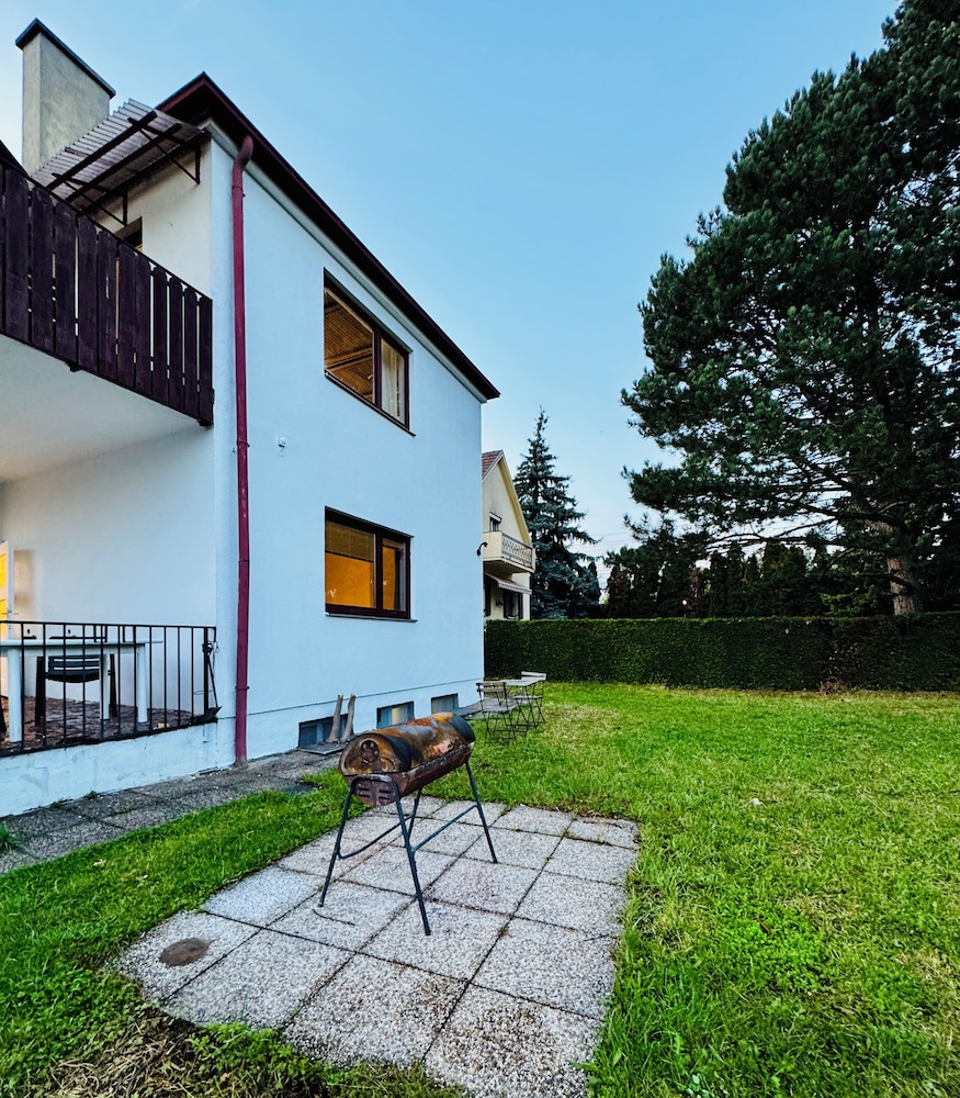 Spacious Budget Home Garden Stay