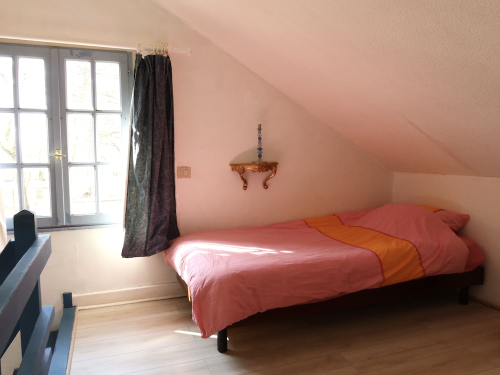 La Faisanderie en Saint-Florent-sur-Cher — hotel room