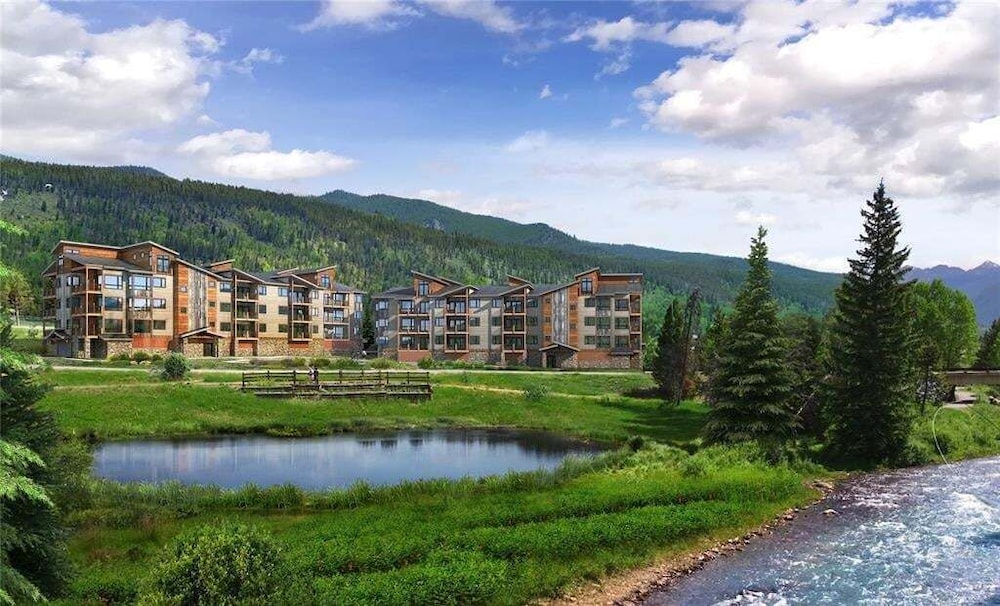 Luxury Stay Meets Family Fun: Premier 1br Retreat 1 Bedroom Condo