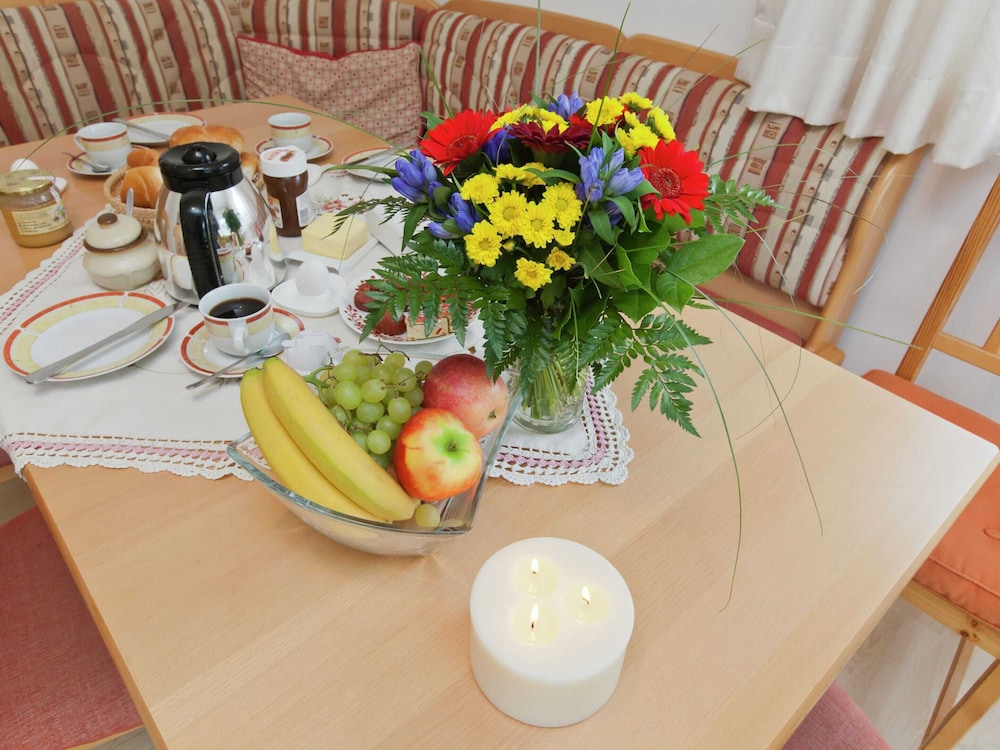 Beautiful Apartment With Large, Sunny Balcony view 3
