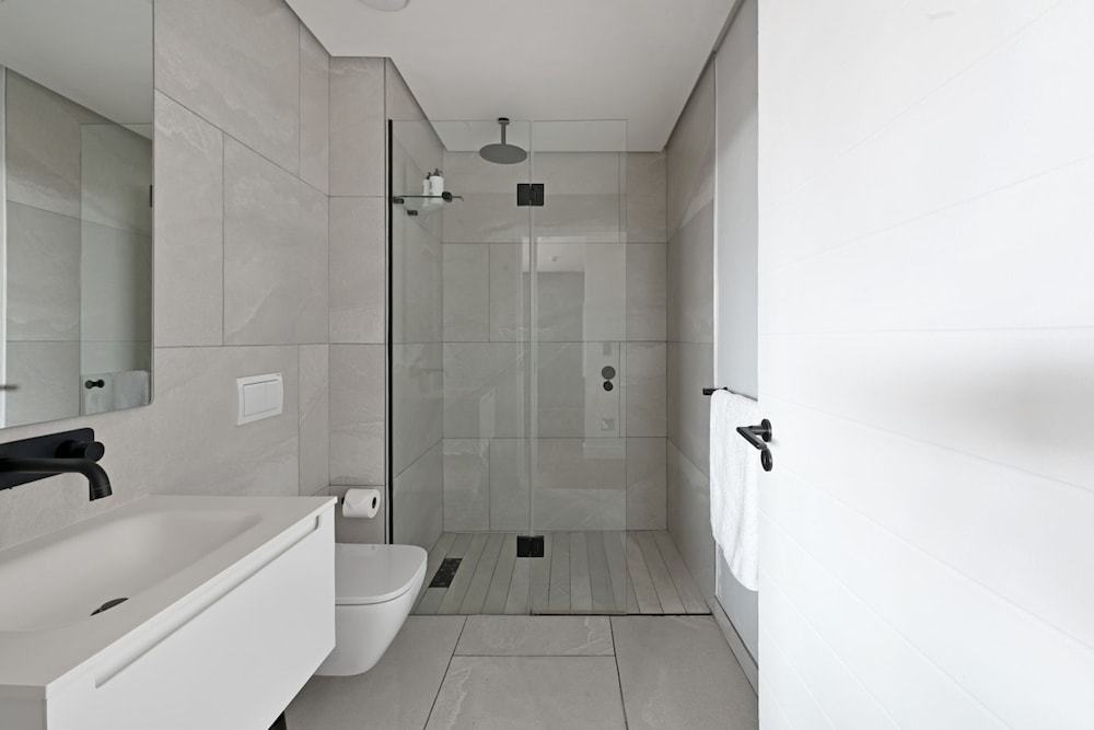 2 Bedroom Heart of Sea Point The Avant