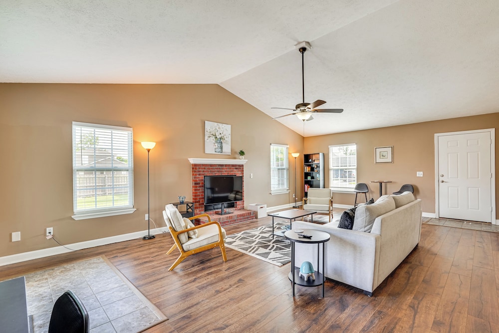 7 Mi to Dtwn Panama City: Family Home w/ Patio