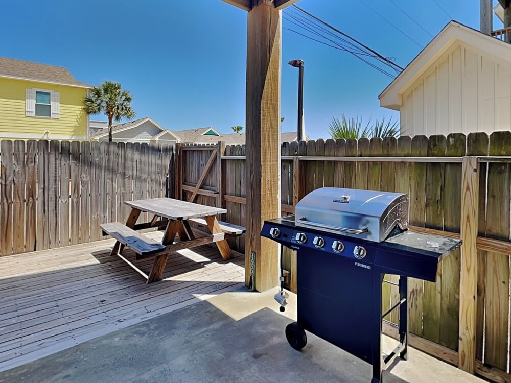 Reel Nauti by Silver Sands Vacation Rentals