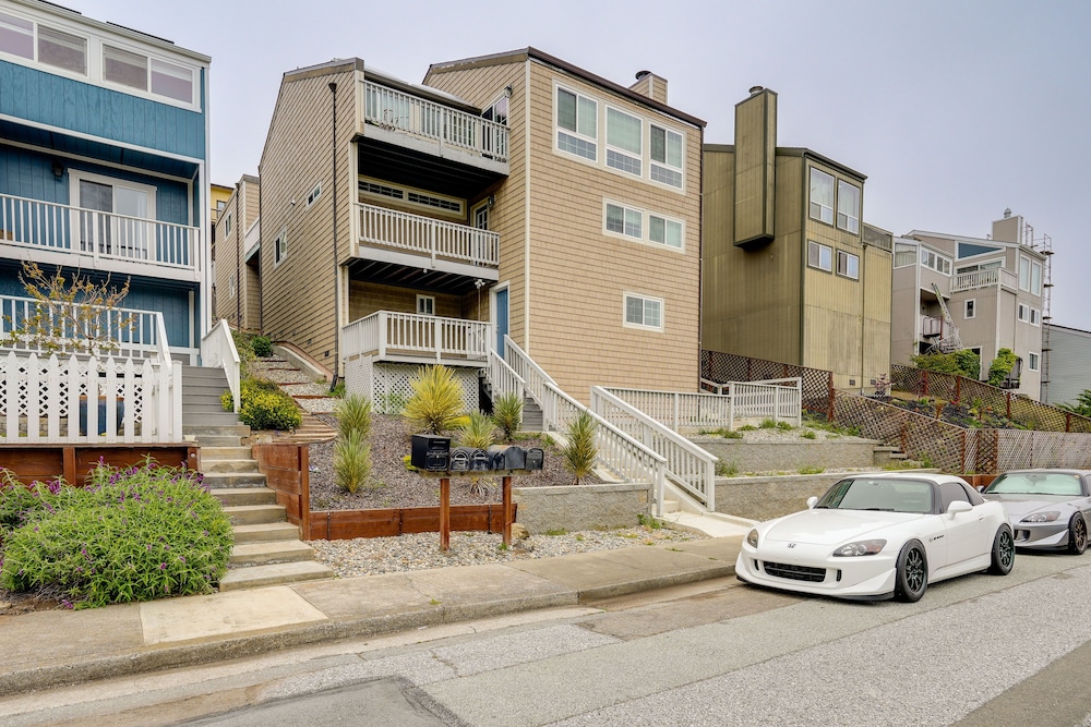 Efficiently Equipped Pacifica Apt - 1 Mi to Beach! view 4