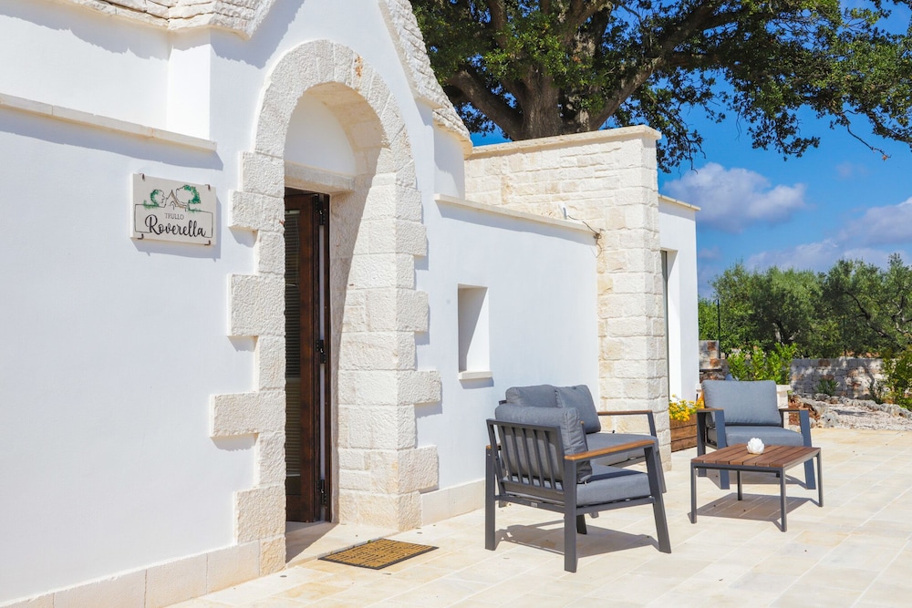 TD Trullo Roverella Charming Trullo with Pool view 3