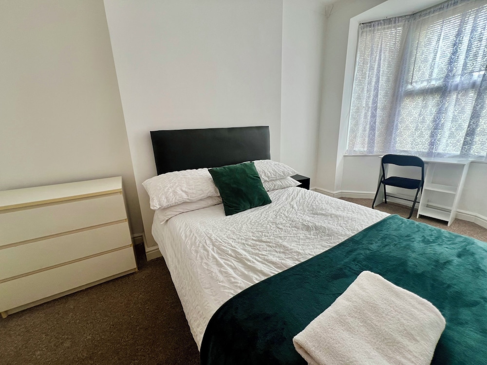The Coral Guest House Fratton