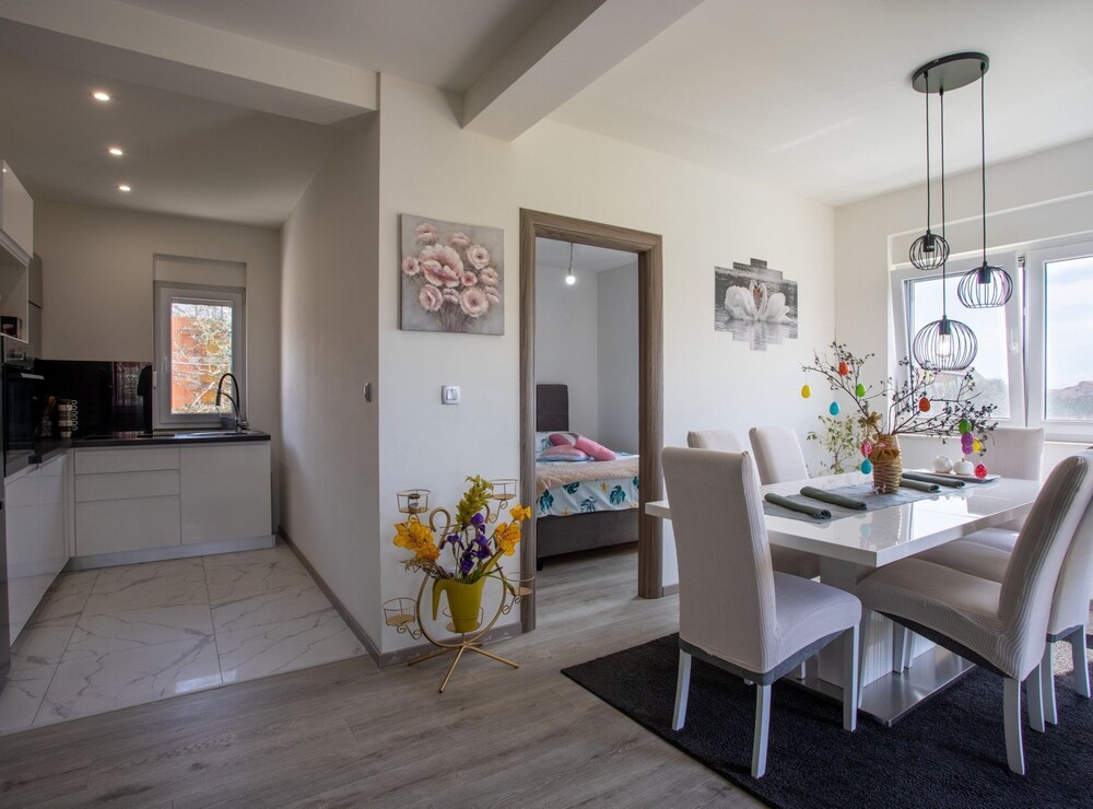 Trendy and Chic Apartment With Terrace and Private Garden