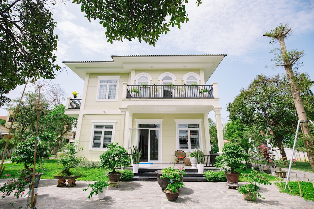 Van's Serene Garden Homestay view 4