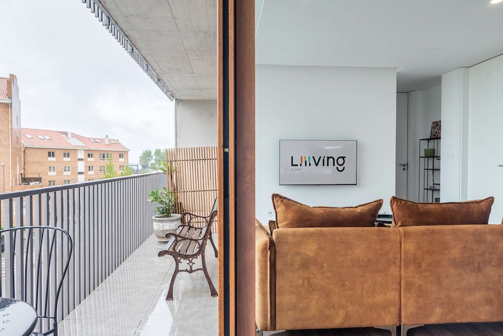 Liiiving in Matosinhos - Warm Vintage Apartment