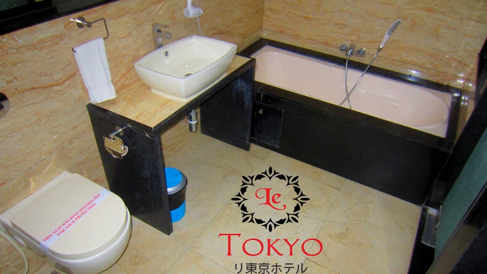Le Tokyo Hotel Sanand