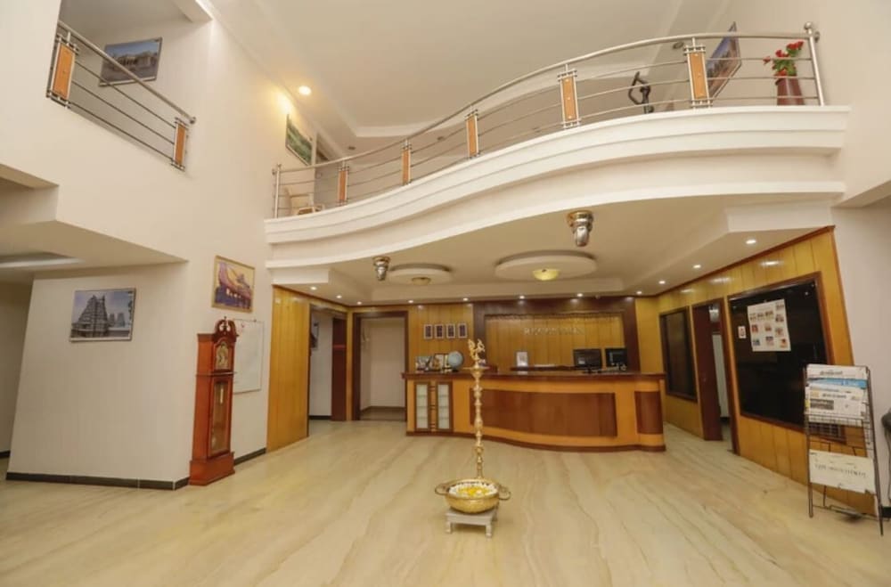 Lobby & Reception
