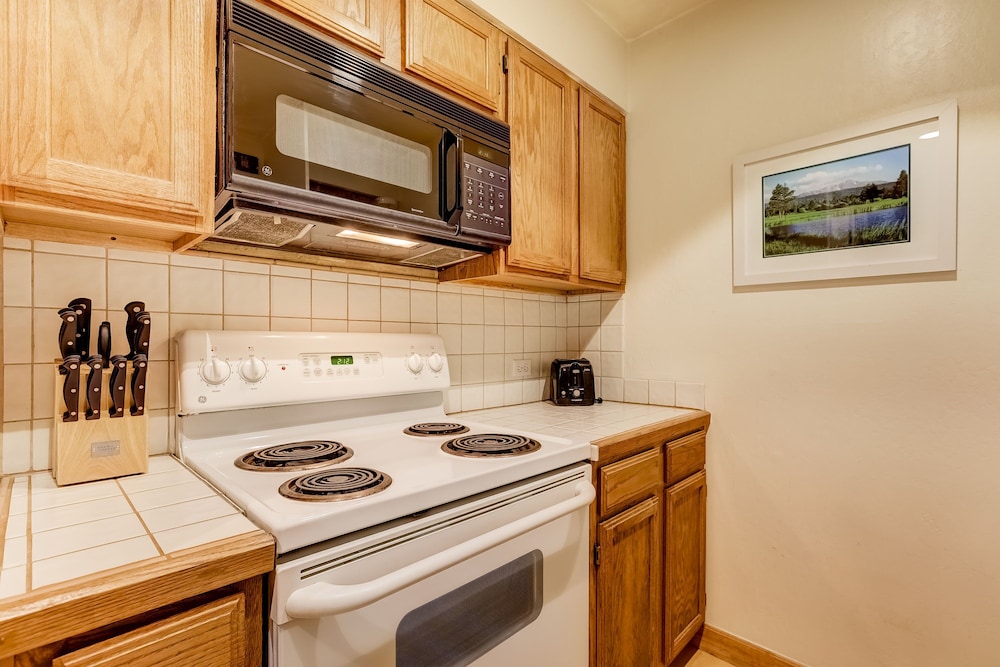 Lakeland Village - Walk to the Beaches of Lake Tahoe!