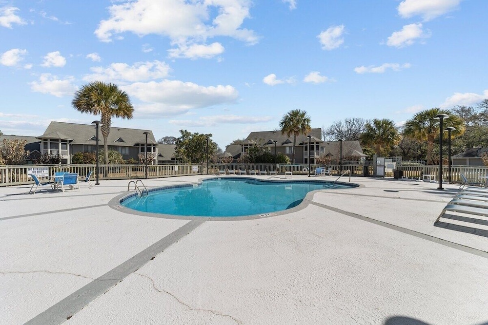 Windsor Court 11c 2 Bedroom Condo