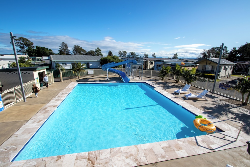 Heatherbrae Holiday Village