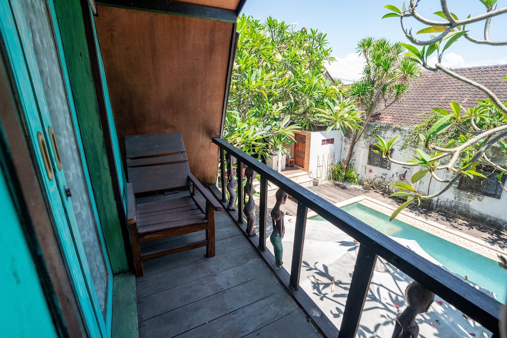 Room-cozy 3-bedroom Lumbung Cabin in Cen