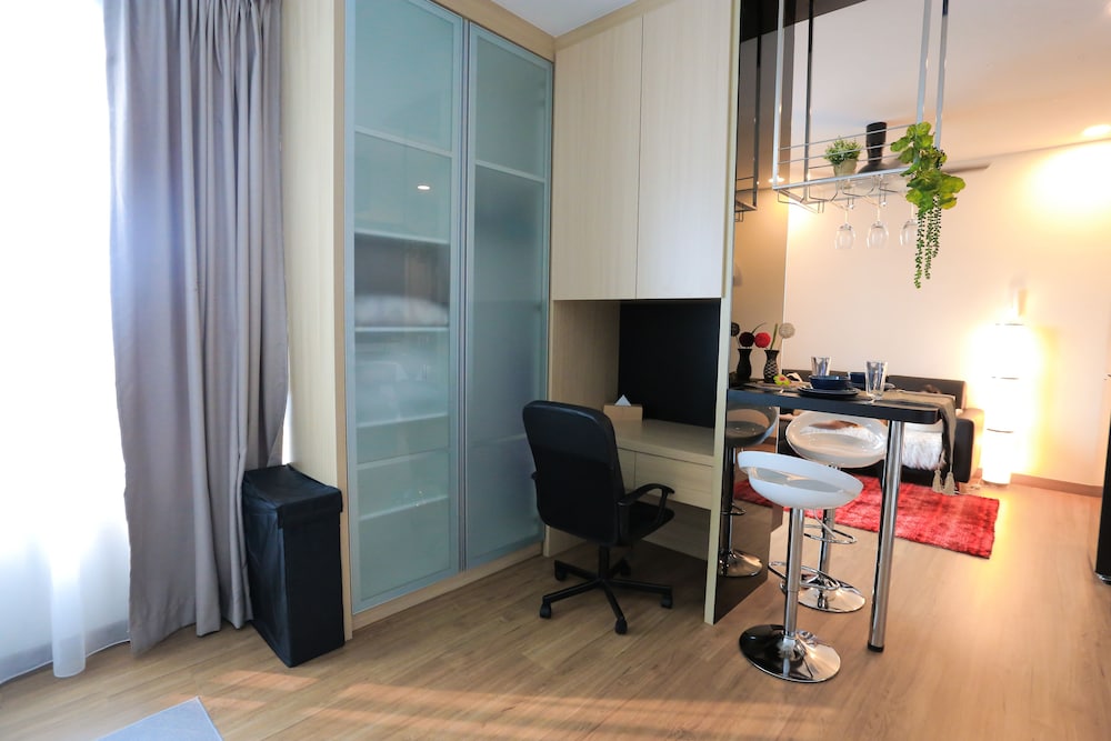 MLH Deluxe Studio Suites @ Landmark Residence photo 4