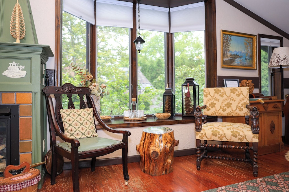 Stone Chalet B&B Inn and Event Center