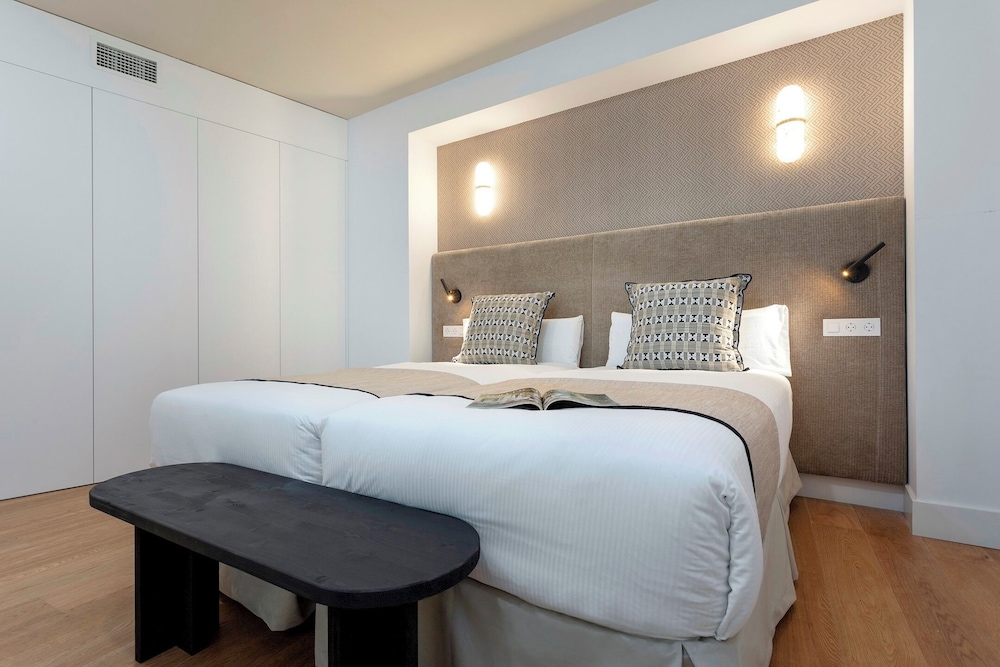 Bright Apartment in Seville. Tomás de Ibarra II