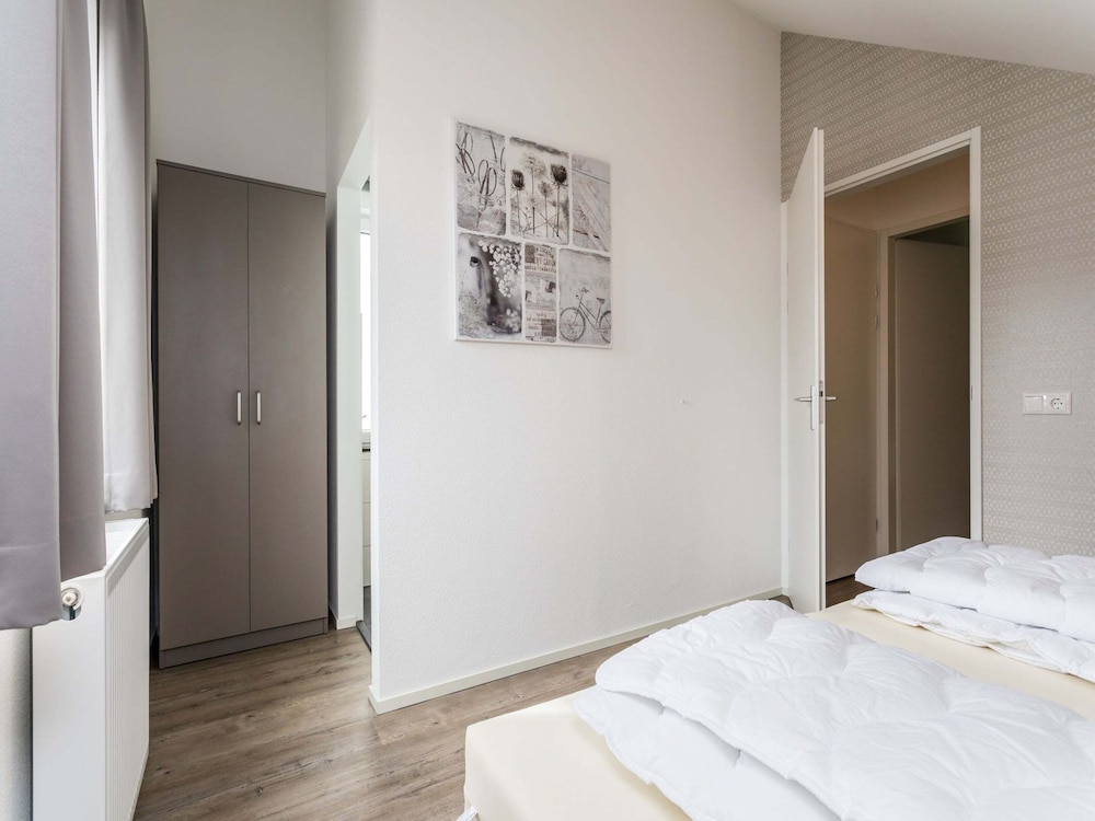 Villa With med Children's Room in Limburg view 2