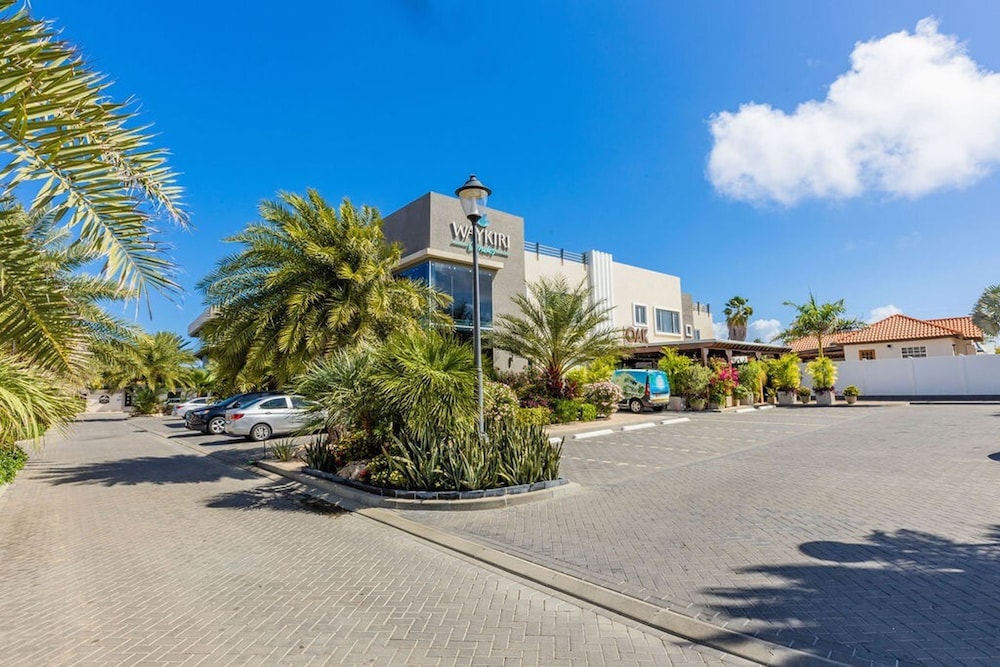 Waykiri Modern Condo 3 Bed 2 Bath Walk to Marriott