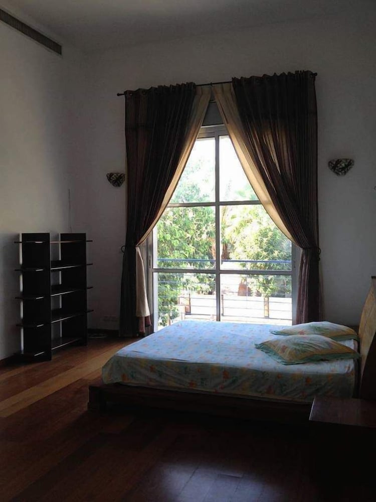 Casa de la familia view 3