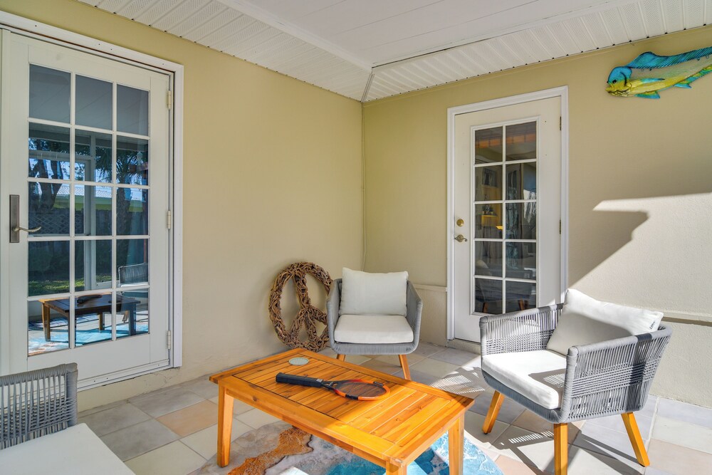 4 Mi to Indian Rocks Beach: Quiet Family Escape!