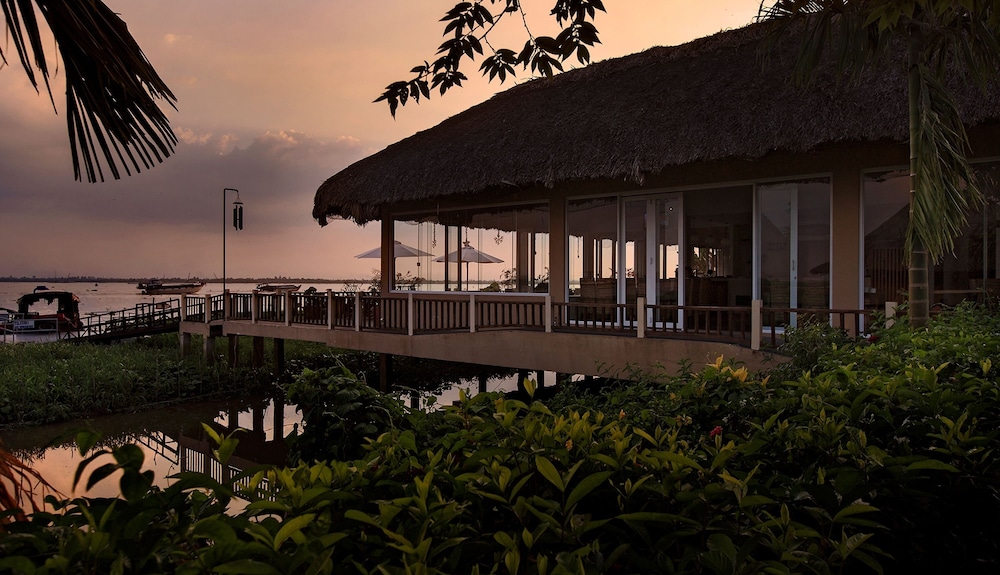 Mekong Riverside Boutique Resort & Spa