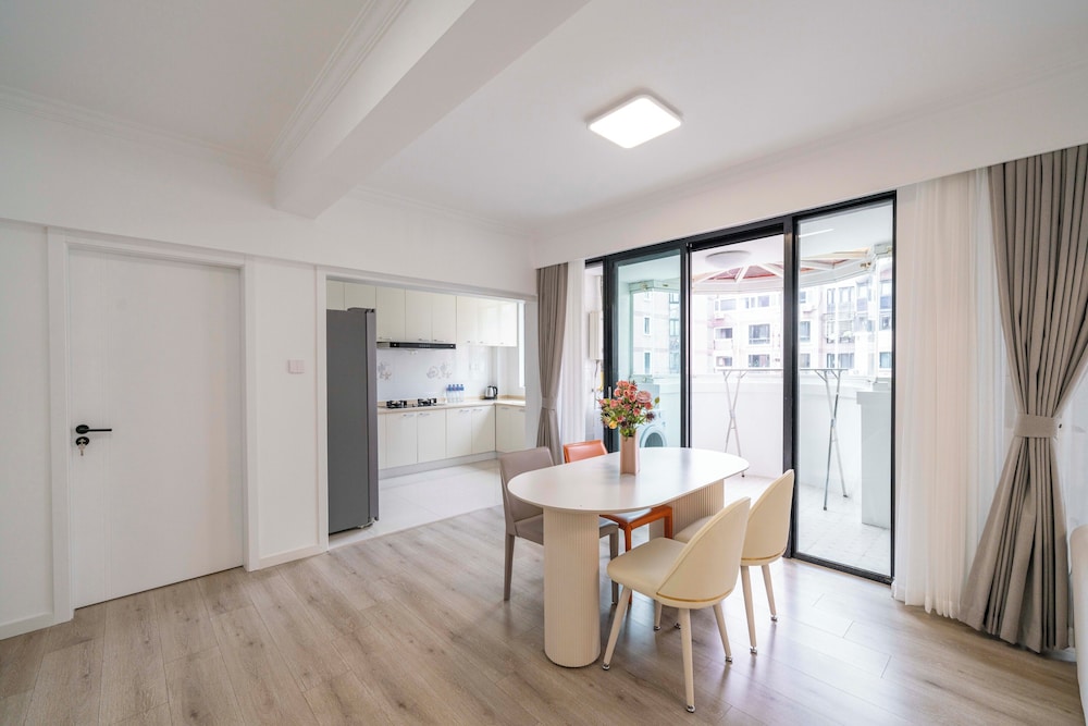 Tyms 2BR APT Hongqiao Paris Classic