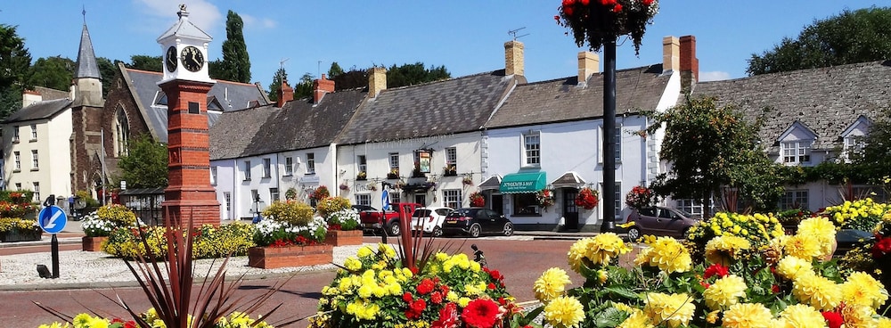 The Greyhound Inn & Hotel