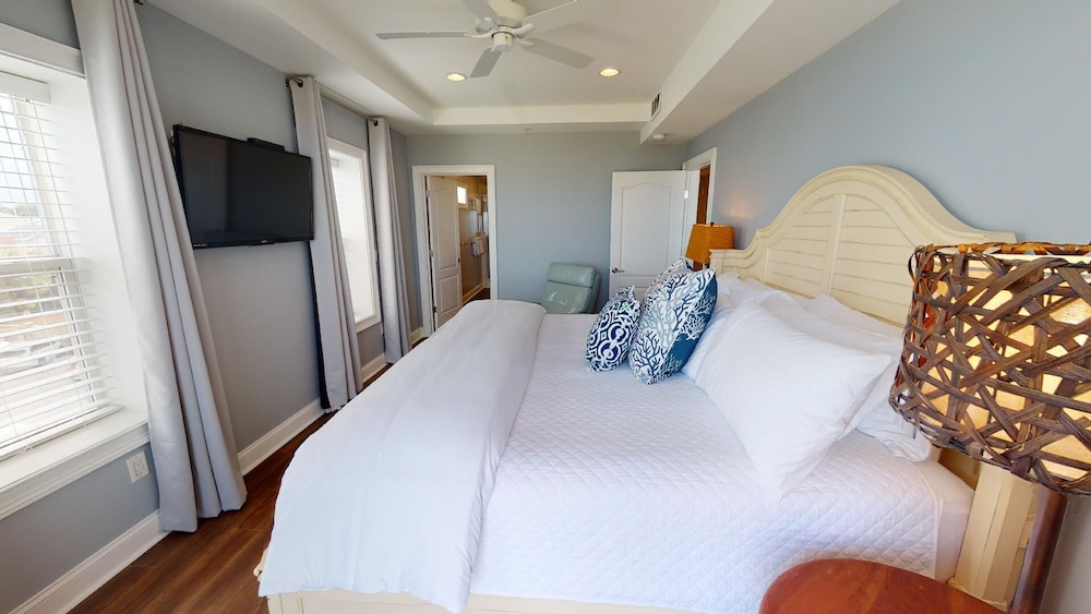 Beach House 2 by Tybee Vacation Rentals