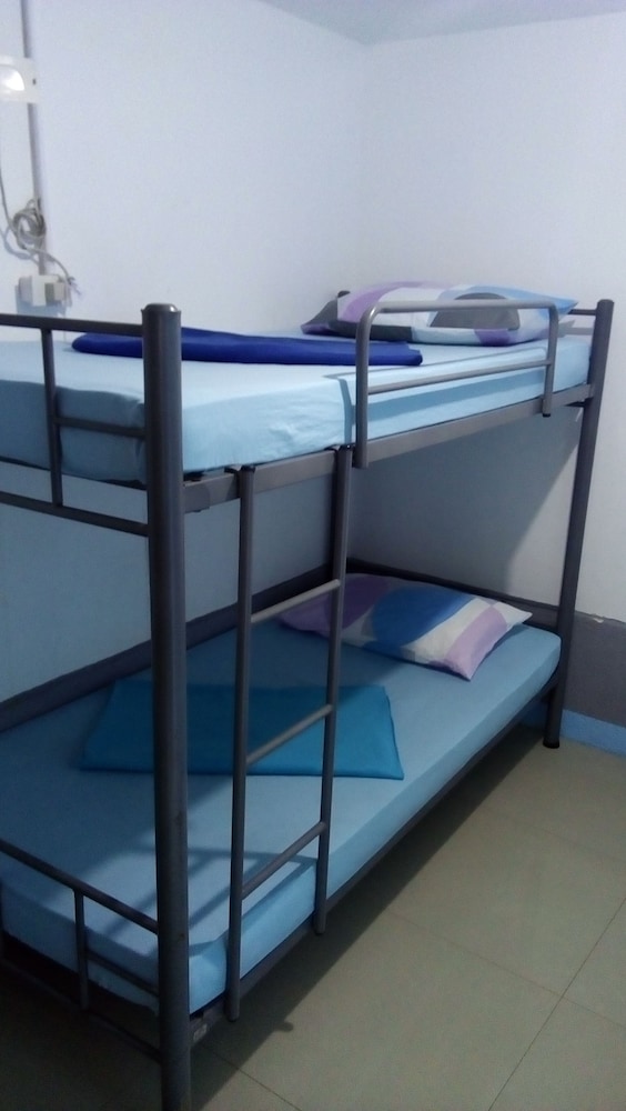 Sea Breeze Hostel