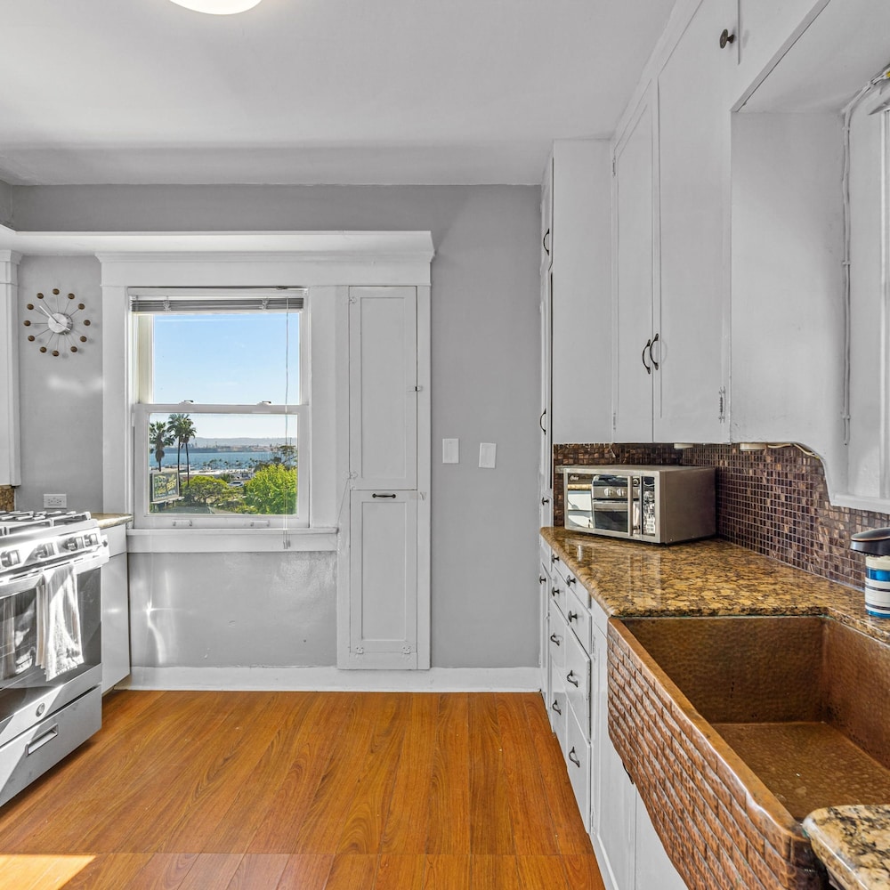 Bankers Hill Hideaway With AC Views and Parking