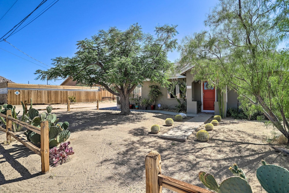 'rockview House' 5 Mi to Joshua Tree Nat'l Park! view 3