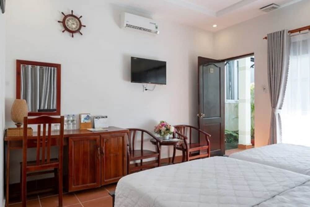 LAM PHU Bungalow view 4