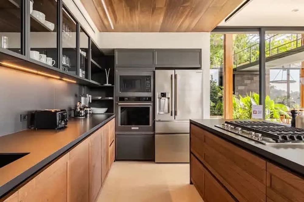 w Spectacular 4BR Villa in Costa Rica