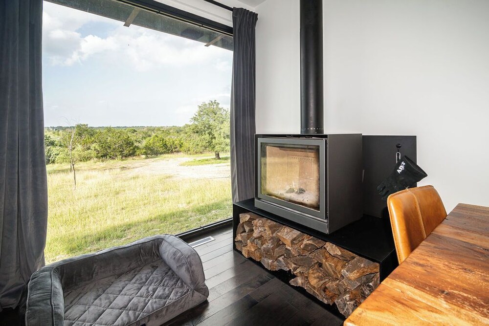 Luxury Hill Country Container Home - Near Alamo Springs Cafe