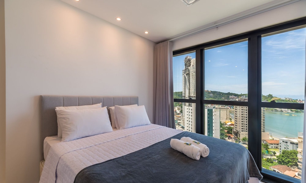 MHF II Apts Variados em Prédio com Vista para o Mar em Itapema