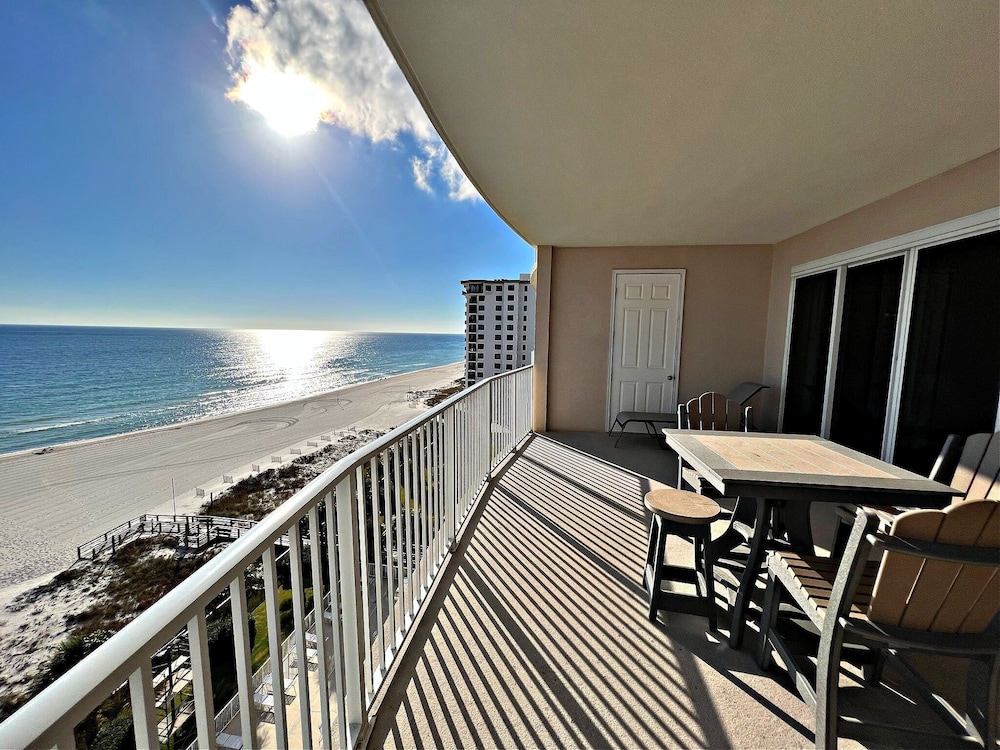 Regency Isle 703