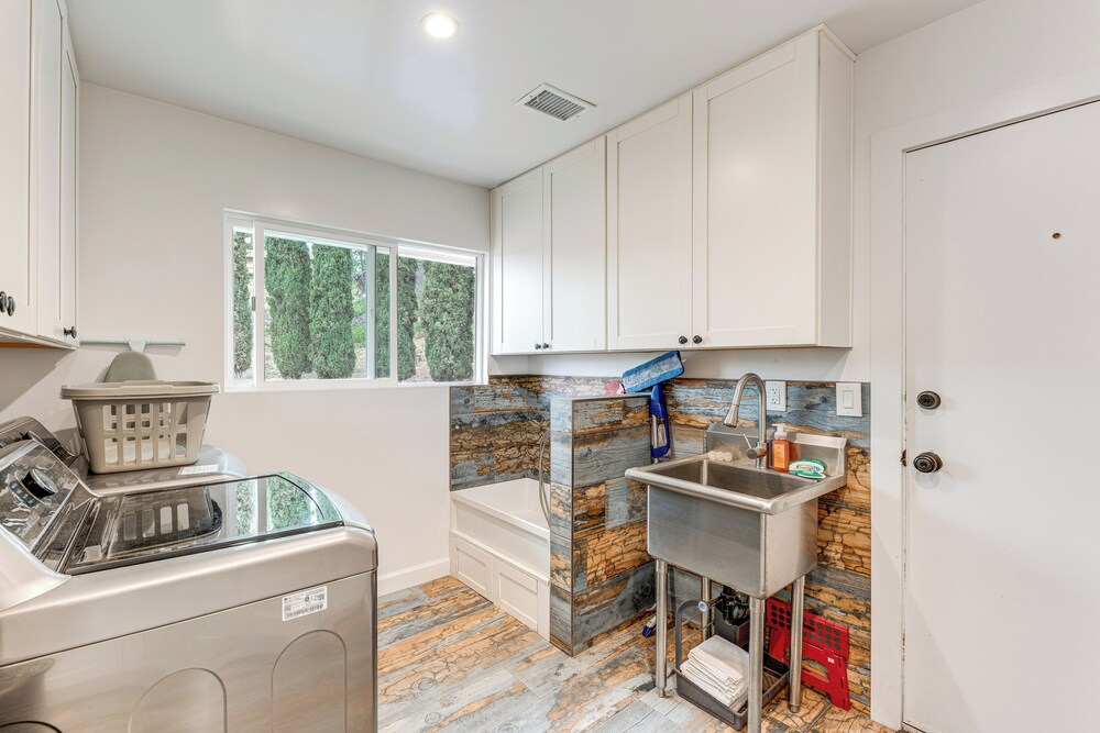 2 Mi to Lake Poway: Mtn-view Escape w/ Patio!