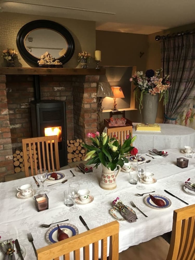 Luxury Cottage Clocktower/royal Hillsborough view 4